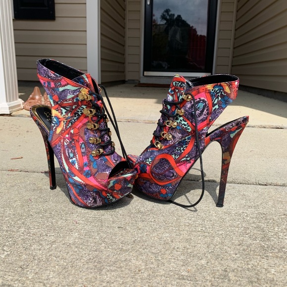 Scene Weaver Shoes - Scene Weaver Heels Sz 8.5